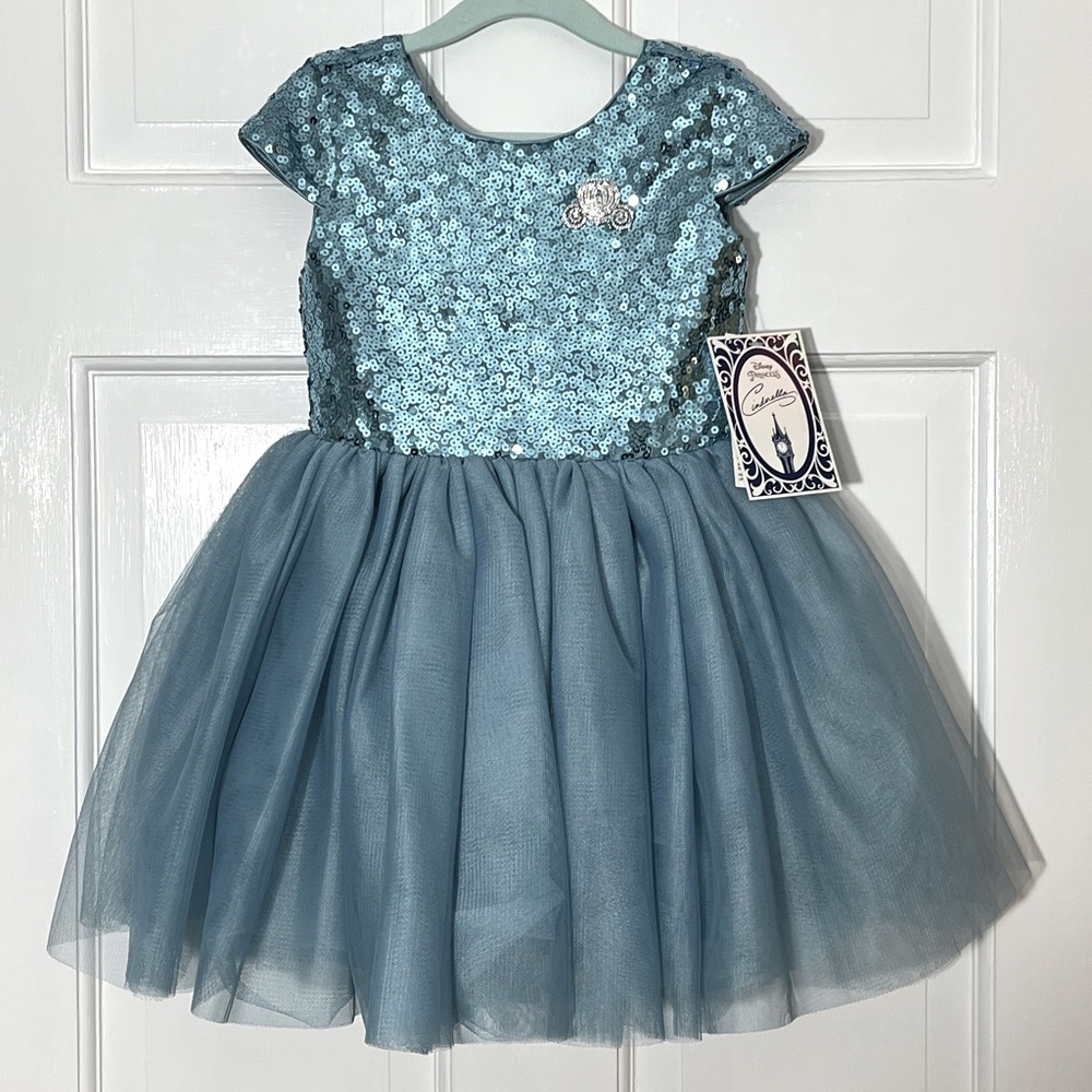 NWT Disney Princess Fancy Dress Ball Gown Costume Size 4 Sequins & Brooch